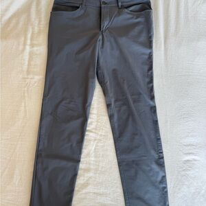 Lululemon ABC Pant. Size 34x32. Grey. Perfect shape! Light use!